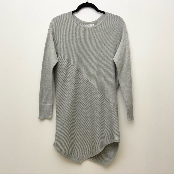 Reitmans Sweaters - Gray Knit Asymmetrical Tunic Sweater